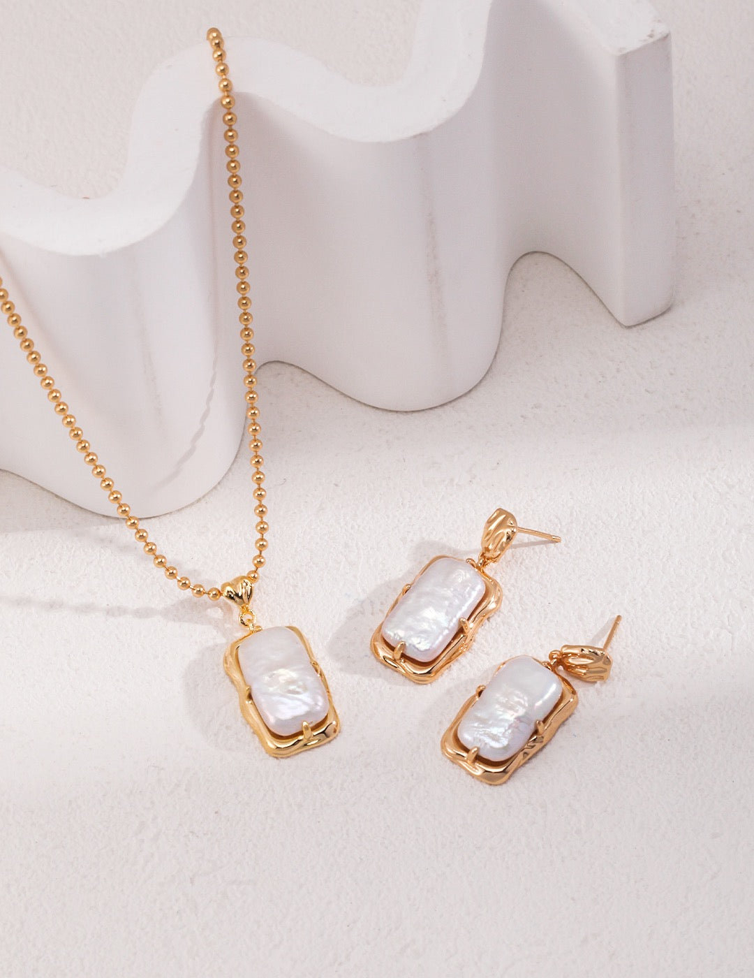 Natural pearl earrings