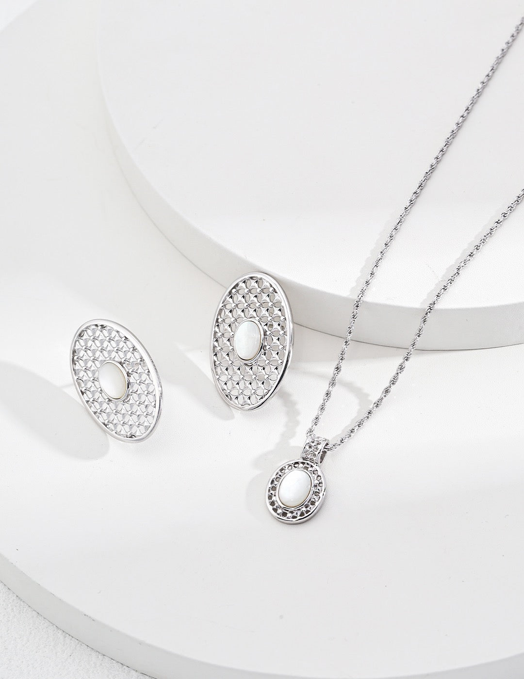Sterling silver shell necklace